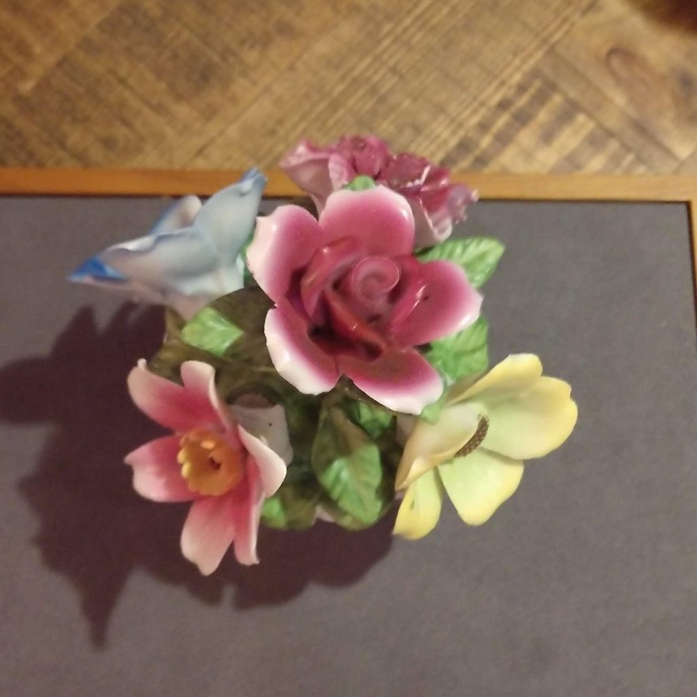 Flower Vase - Picture 3 of 8